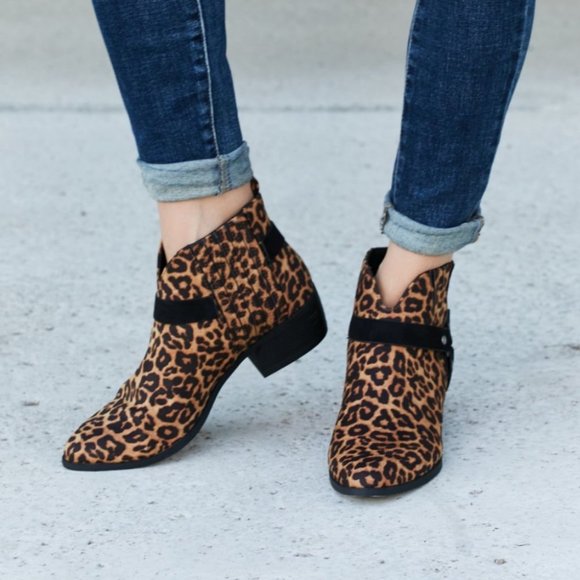 Qupid Animal Lover Leopard Point Toe Bootie - Picture 2 of 6